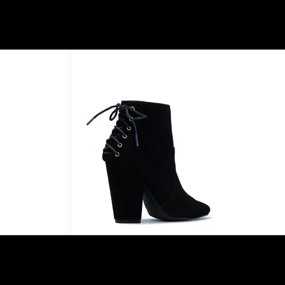 Women’s boot Shoedazzle Ridley lace up boot